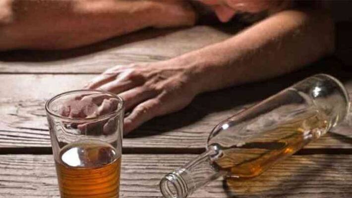 Father in law Committs Suicide after Son in law Dies Due to Corona in Uttara Kannada grg Father in law Committs Suicide after Son in law Dies Due to Corona in Uttara Kannada grg