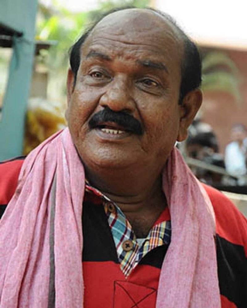 வள்ளியூர் வேப்பிலான்குளத்தை சேர்ந்த நகைச்சுவை நடிகர், கிணற்றை காணோம் புகழ் நெல்லை சிவா நேற்று மாரடைப்பால் மரணமடைந்தார்.