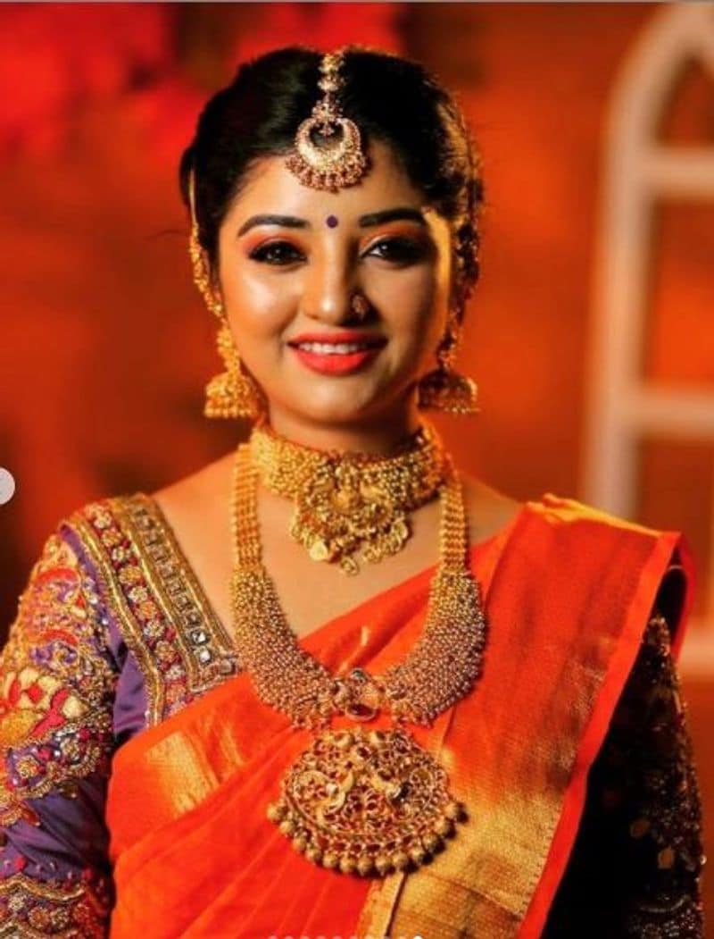 சித்தி 2 சீரியல் நடிகையை பளீச் சிரிப்பு ரொம்ப சிறப்பு 