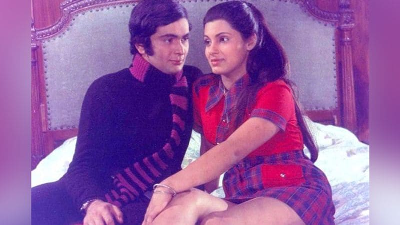 ऋषि कपूर1973 में आई फिल्म बॉबी में डिंपल कपाड़िया के साथ नजर आए थे। दोनों की यह डेब्यू बॉक्सऑफिस पर ब्लॉकबस्टर साबित हुई थी। खबरों की मानें तो साथ काम करते-करते ऋषि, डिंपल को चाहने लगे थे। लेकिन यह किस्सा आगे नहीं बढ़ पाया।