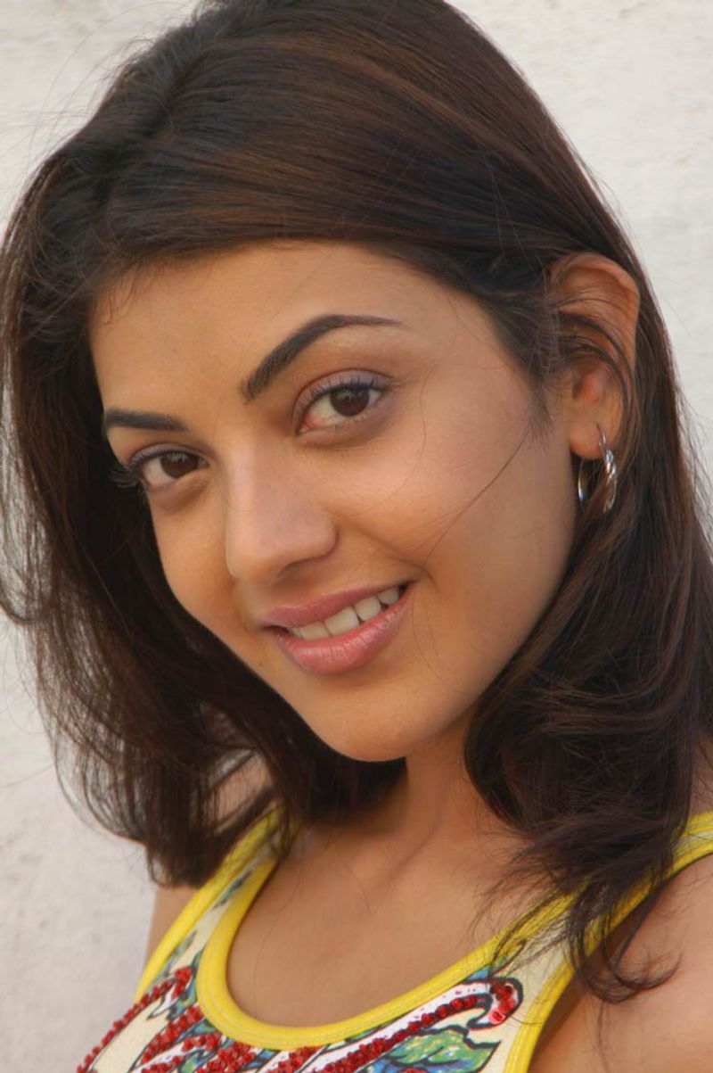 ఇటీవల కాలంలో కాజల్ పంచుకున్న సెక్సీ ఫోటోలు ఆమె అభిమానులనే ఆశ్చర్యానికి గురి చేశాయి. ఇక నెటిజన్లైతే పండగ చేసుకున్నారు.