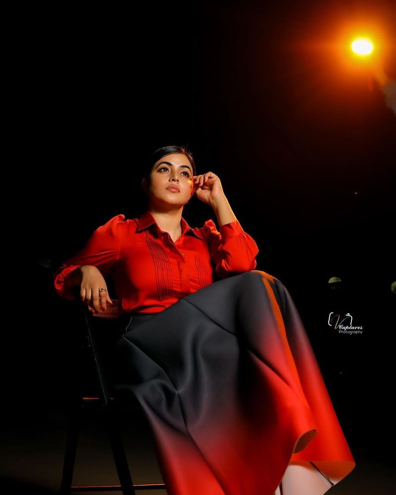 షో నుంచి తొలగించారా? లేక తప్పుకుందా? అదీ కాకుండా గ్యాప్ తీసుకుందా? అన్నది ఇప్పుడు ఆసక్తికరంగా, సస్పెన్స్ గా మారింది.