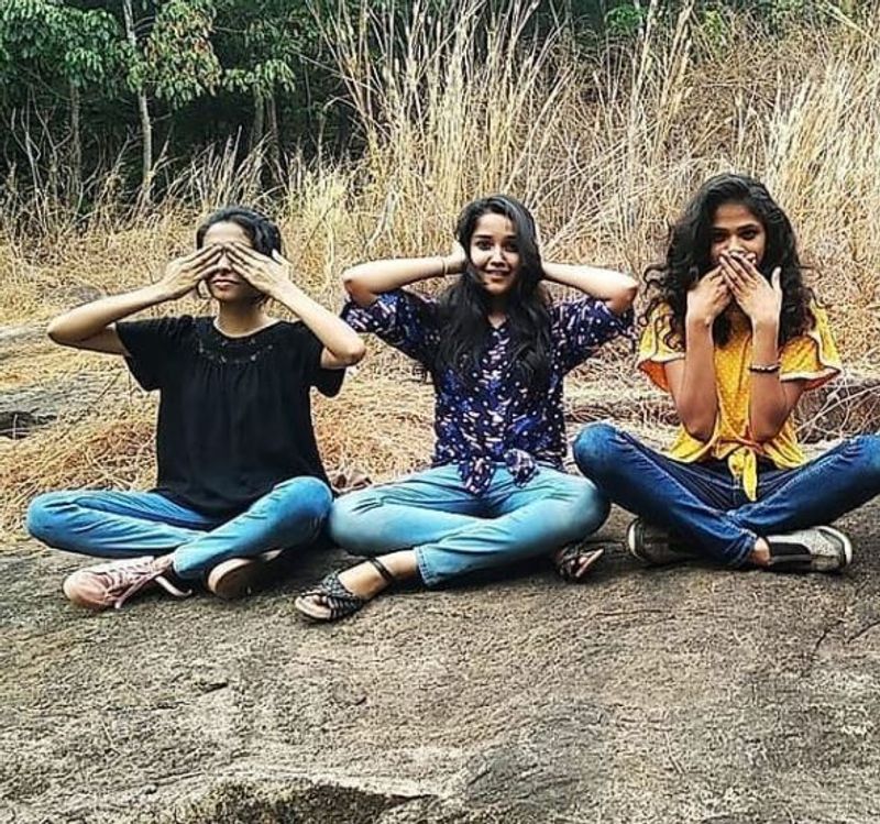 நண்பர்களுடன் பண்ணுற சேட்டையை பாருங்க 