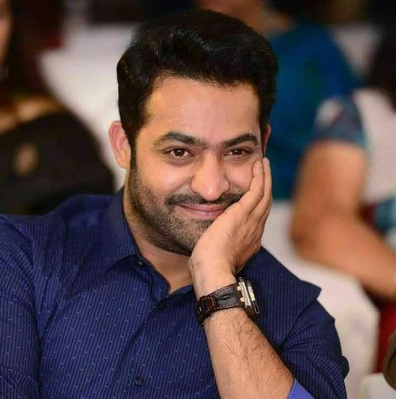ఇదిలా ఉంటే తాజాగా ఓ టీవీ ఛానెల్కి ఇంటర్వ్యూ ఇచ్చారు ఎన్టీఆర్. ఇందులో అనేక ఆసక్తికర విషయాలను పంచుకున్నారు. `ఆర్ఆర్ఆర్` గురించి, హాలీవుడ్ ఎంట్రీ గురించి, నెక్ట్స్ సినిమాల గురించి, అలాగే నిర్మాణం గురించి ఆయన ఇంట్రెస్టింగ్ విషయాలను షేర్ చేసుకున్నారు.