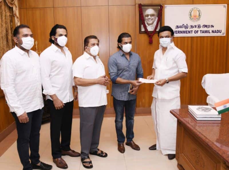 Director shankar donate to Chief Minister Relief fund for covid pandemic