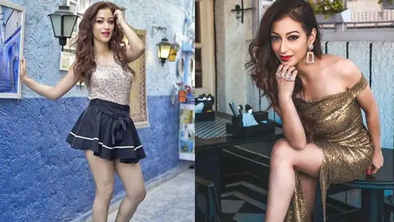 सुनैना के मुताबिक, नेहा मेहता पिछले 12 साल से उस शो का हिस्सा थीं। उन्हें रिप्लेस करना सुनैना के लिए इतना आसान भी नहीं था। सुनैना कहती हैं कि नेहा की जगह लेना काफी मुश्किल है लेकिन मैं शो को अपना 100 फीसदी देने की कोशिश करूंगी।