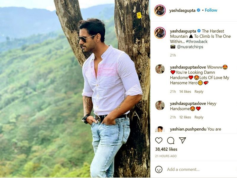 সবুজে ভরা পাহাড়, গাছে হেলান দিয়ে ছবিতে পোজ যশের। এবং সেই মুহূর্ত ক্যামেরাবন্দী করলেন স্বয়ং নুসরত জাহান। সম্প্রতি নিজের ছবি পোস্ট করে ছবি সৌজন্যে নুসরতের নামই উল্লেখ করেছেন যশ।