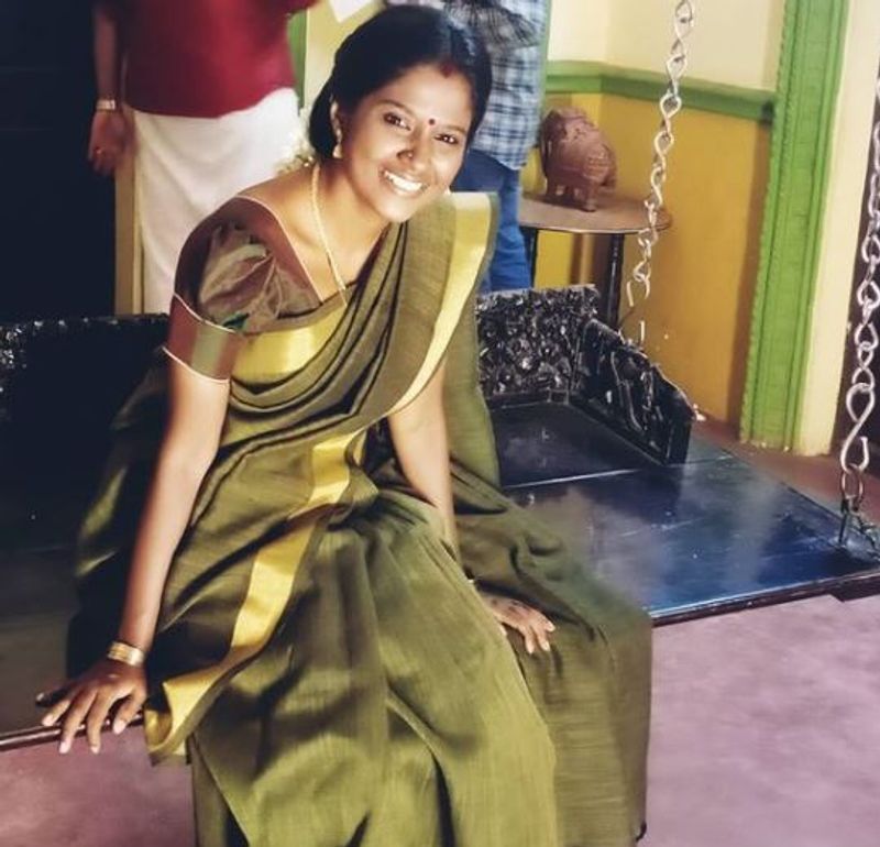 டிக்டாக் மூலம் பிரபலமானாலும், இவர் கடிதம் மூலம் மெசேஜ் சொல்லும் வீடியோக்கள் வேற லெவெலில் ரீச் ஆகியது. இதன் மூலம் இவரத்துக்கு தற்போது சமூக வலைத்தளத்தில் பல பாலோவர்ஸ் உள்ளனர். 