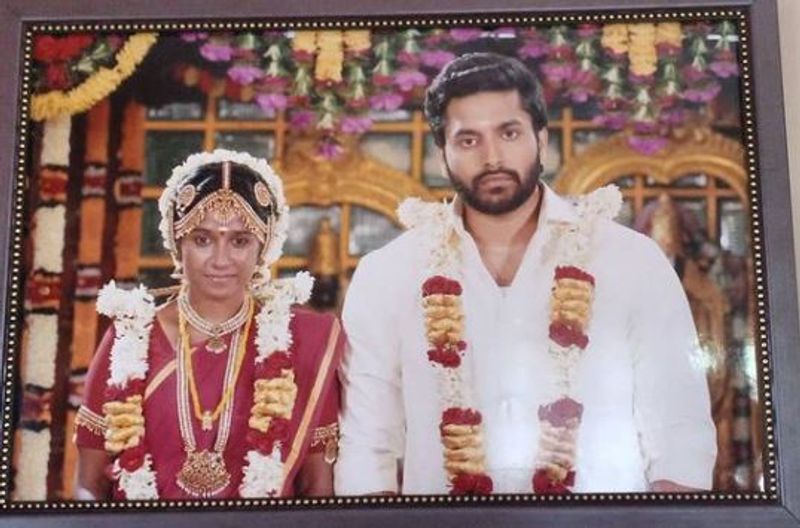 மேலும் சமீபத்தில், இசையமைப்பாளர் ஏ.ஆர்.ரகுமானின், மியூசிக்கில் உருவான ஆல்பம் ஒன்றிலும் கேப்ரியெல்லா இடம்பெற்றுள்ளார். இதுகுறித்த புகைப்படம் ஒன்று சமீபத்தில் வெளியாகி வைரலாகியது.