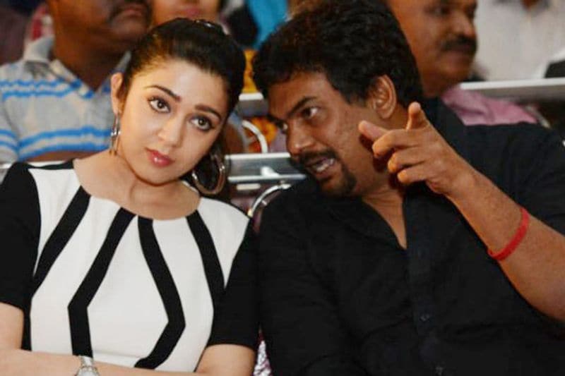 ఇటీవల పూరీ జగన్నాథ్, ఛార్మిల మధ్య ఉన్న ఎఫైర్ విషయాలు మళ్లీ బయటకు వచ్చాయి. త్వరలో ఛార్మి మ్యారేజ్ చేసుకోబోతున్నారని వినిపిస్తుంది. అయితే తాను పెళ్లి చేసుకునే ఆలోచనలో లేదని తెలిపింది. అయితే పూరీ వద్దే ఉంటూ ఆయనతోపాటు ప్రొడక్షన్ చూసుకుంటోంది.