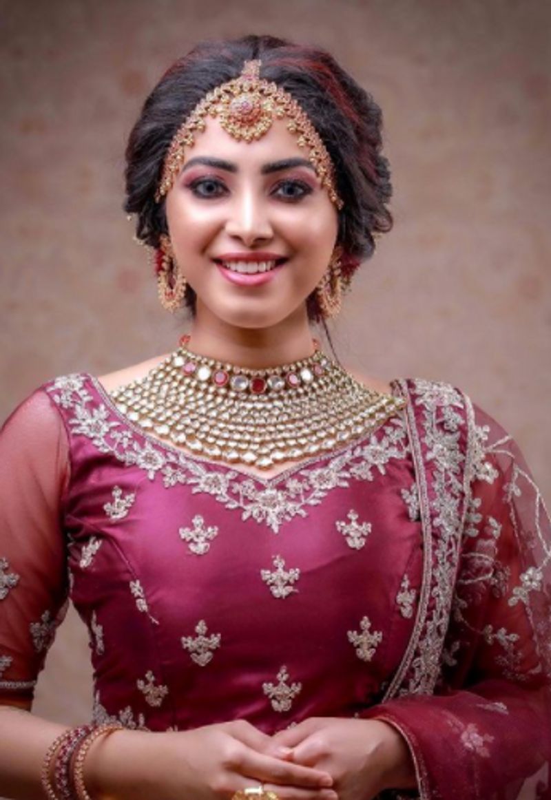 കൊവിഡിന്റെ പശ്ചാത്തലത്തില് എല്ലാവരും ഒന്നിച്ച് നില്ക്കണമെന്ന് അമേയ സൂചിപ്പിക്കുന്നു.
