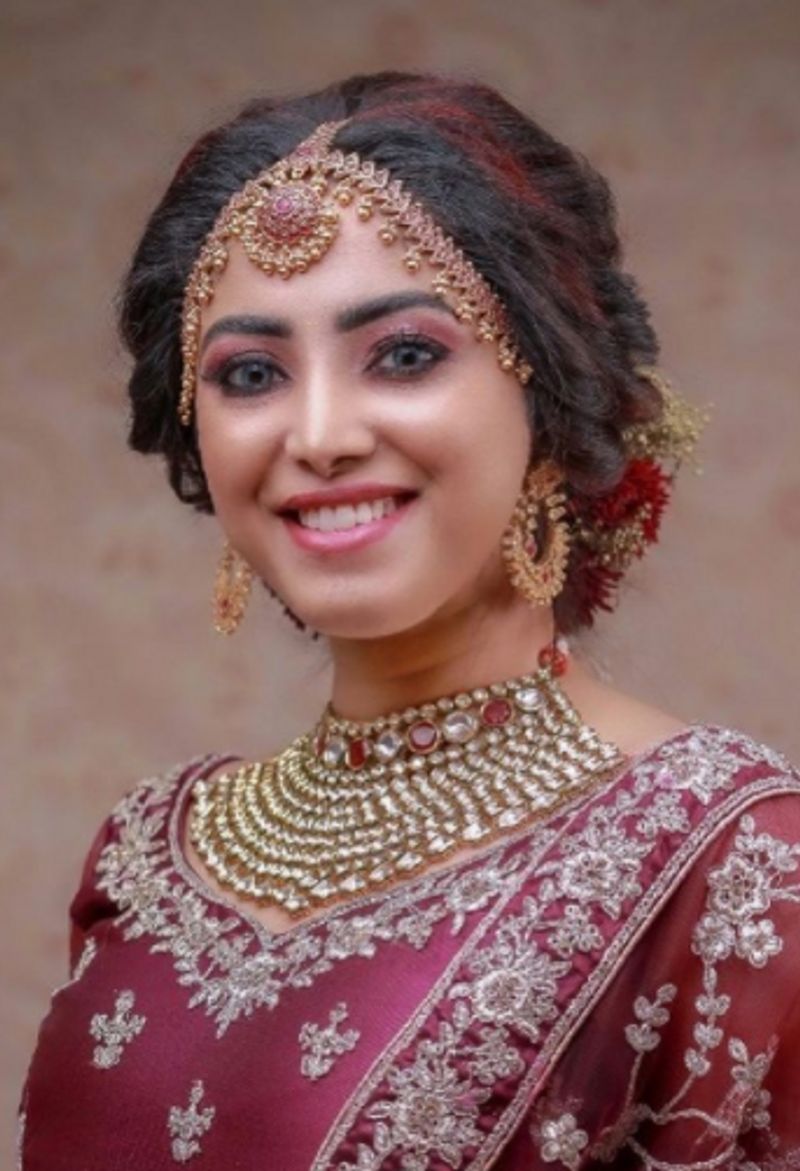 എന്ത് വന്നാലും നേരിടാനുള്ള ധൈര്യവും ആത്മവിശ്വാസവും ഉണ്ടെങ്കിൽ പിന്നെ ജീവിതത്തില് ആരൊക്ക തോൽപ്പിക്കാൻ ശ്രമിച്ചാലും സാധിക്കില്ല എന്ന ക്യാപ്ഷനോടെയുള്ള ഫോട്ടോഷൂട്ടും അടുത്തിടെ ശ്രദ്ധിക്കപ്പെട്ടിരുന്നു.