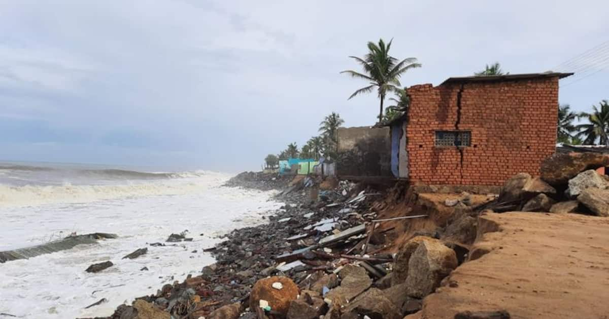 Cyclone Tauktae dumps heavy rain in Kerala, alert in Maharashtra ...