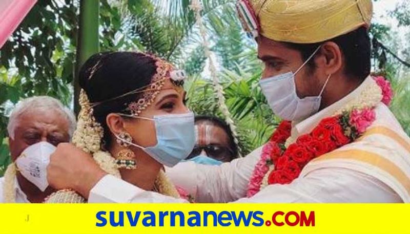 ಕಿರುತೆರೆಯ ಯಶಸ್ವಿ ಧಾರಾವಾಹಿ 'ಲಕ್ಷ್ಮೀ ಬಾರಮ್ಮ'ದಲ್ಲಿ ಚಂದು ಮತ್ತು ಚಿನ್ನು ಪಾತ್ರಗಳಲ್ಲಿ ಚಂದನ್ ಕುಮಾರ್ ಮತ್ತು ಕವಿತಾ ಗೌಡ ಮನೆ ಮಾತಾಗಿದ್ದರು.
