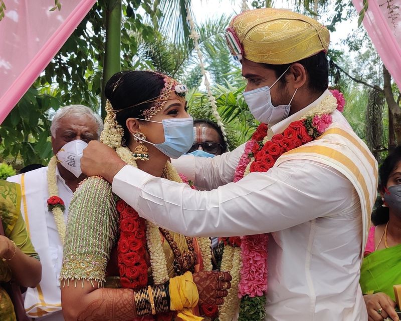 ಸ್ಯಾಂಡಲ್ವುಡ್ ನ ಹೊಸ ಜೋಡಿಗೆ ನಮ್ಮ ಕಡೆಯಿಂದಲೂ ಶುಭಾಶಯ