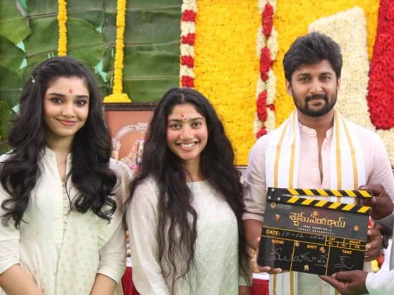 నాని సైతం ఇద్దరు హీరోయిన్లతో రొమాన్స్ కి రెడీ అవుతున్నారు. ఆయన నటిస్తున్న `శ్యామ్ సింగ రాయ్`లో సాయిపల్లవిని, కృతి శెట్టి హీరోయిన్లుగా నటిస్తున్న విషయం తెలిసిందే.