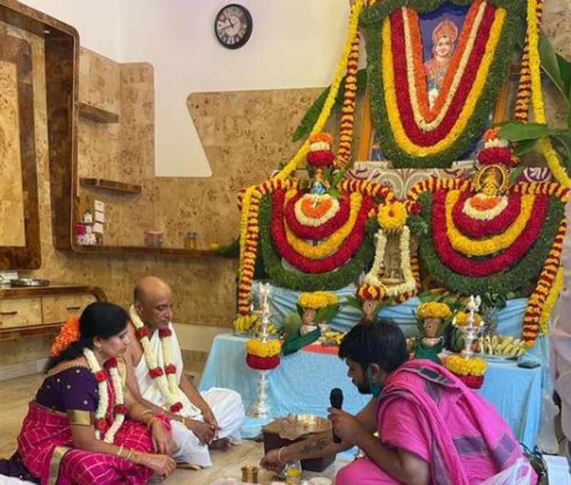 ಗೃಹಪ್ರವೇಶ ಮಾಡುವ ಪ್ಲಾನ್ ಲಾಕ್ಡೌನ್ ಮುನ್ನವೇ ಮಾಡಿದ ಕಾರಣ ಇಂದು ನಾವು ಮಾಡಲೇ ಬೇಕಿತ್ತು ಎಂದಿದ್ದಾರೆ.
