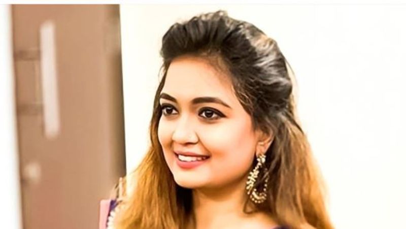 ఇక సౌందర్య నందకుమార్ కెరీర్ విషయానికి వస్తే..గాయనిగా తమిళ సినీ పరిశ్రమలోకి ప్రవేశించారు. సూపరస్ సింగర్ 3, 4, 5 షోలో పాల్గొన్నారు. బిగ్బాస్ తమిళం 3లో గెస్టుగా వెళ్లారు. ఆ తర్వాత కబాలి, మాస్టర్, వణక్కం దా మాఫ్పిల్లీ సినిమాలో నటించింది.