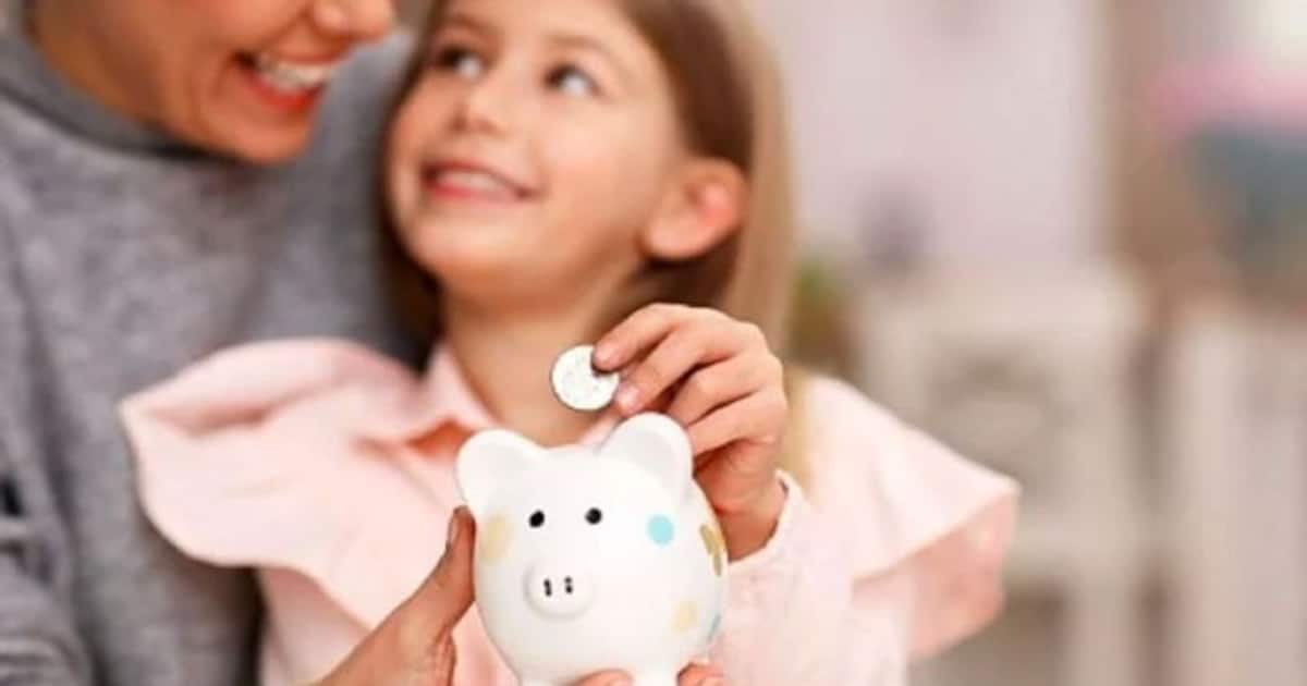 உங்கள் வீட்டில் 10 வயது குறைவான பெண் குழந்தைகள் இருக்காங்களா?  'சுகன்யா சம்ரிதி யோஜனா' திட்டம் உங்களுக்கு தான்