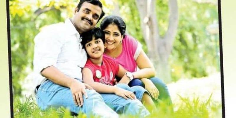 యాంకర్ గాయత్రిభార్గవి భర్త పేరు విక్రమ్. ఆయన ఆర్మీ ఆఫీసర్గా పనిచేస్తున్నారు.