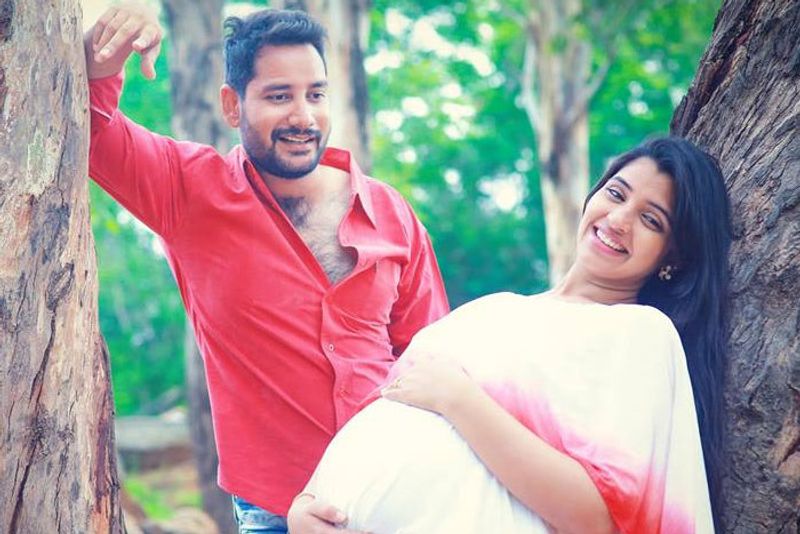 యాంకర్ శ్యామల భర్త నరసింహారెడ్డి. ఆయన కూడా నటుడుగానే రాణిస్తున్నారు. ఇటీవల ఓ మనీ లాండరింగ్ కేసులో ఇరుక్కున్న విషయం తెలిసిందే.
