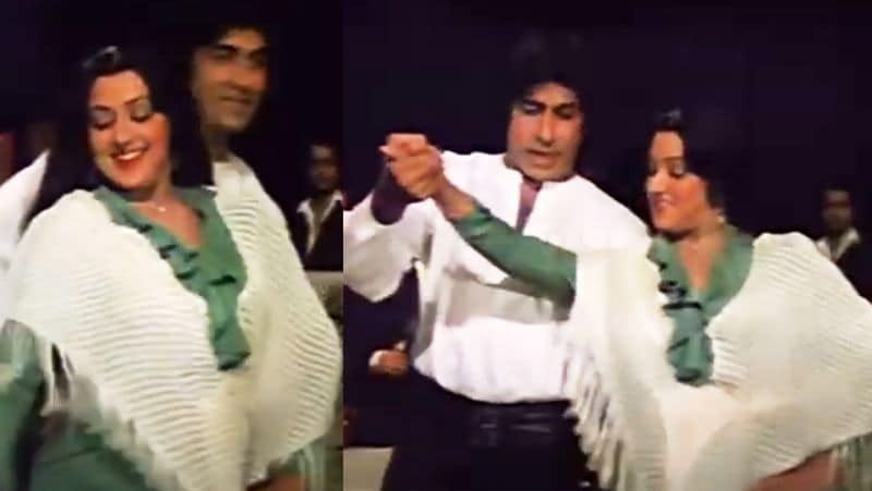 हेमा ने शॉल से छुपाया था बेबी बंप :
कहा जाता है कि फिल्म के एक गाने ‘परियों का मेला है' में हेमा मालिनी का बेबी बंप साफतौर पर नजर आया था। मेकर्स ने इसे शॉल से ढंकने की कोशिश जरूरी की थी, लेकिन इसके बावजूद वो ऐसा करने में कामयाब नहीं हो पाए थे। इतना ही नहीं, प्रेग्नेंसी के चलते हेमा मालिनी ने कहा था कि उनके ज्यादातर शॉट्स क्लोजअप लिए जाएं ताकि बेबी बंप न दिखे।