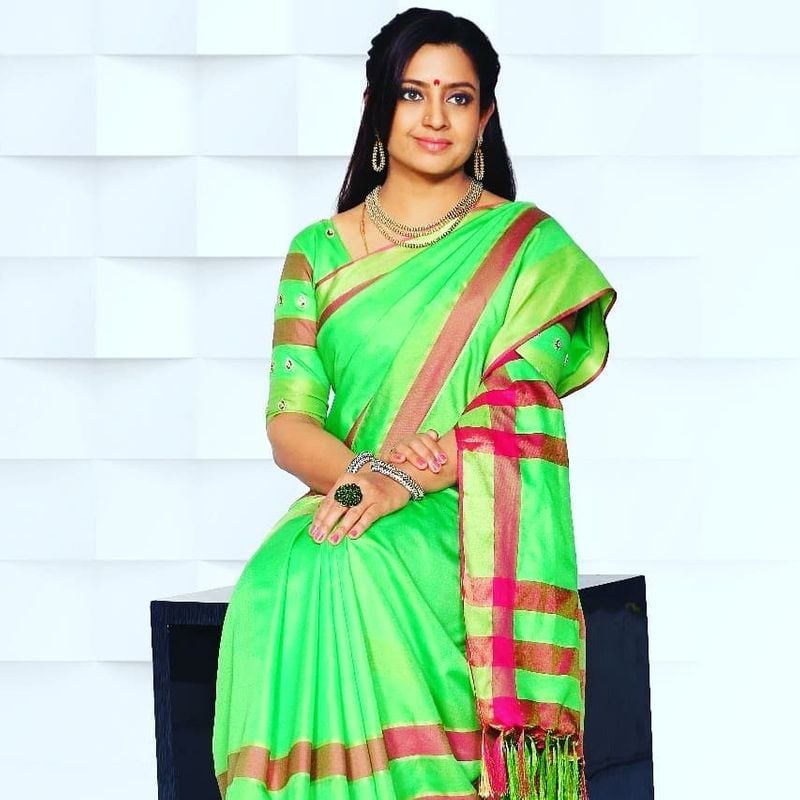 2007వరకు పరిశ్రమలో యాక్టీవ్ గా ఉన్న ఇంద్రజ, ఆ తరువాత గ్యాప్ ఇచ్చారు. అయితే 2014లో ఇంద్రజ లాంగ్ గ్యాప్ తరువాత రీఎంట్రీ ఇచ్చారు. రొమాంటిక్ డ్రామా దిక్కులు చూడకు రామయ్య మూవీలో హీరో తల్లిగా రీ ఎంట్రీ ఇవ్వడం జరిగింది.