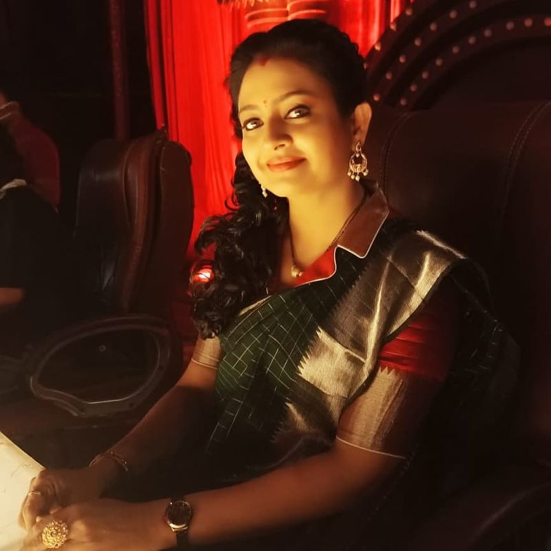 ఇంద్రజ పోస్ట్ కి పలువురు నెటిజెన్స్ స్పందించారు. వికీపీడియాలో ఇన్ఫర్మేషన్ ఎలా మార్పు చేయాలో సూచించారు. నెటిజెన్స్ సలహాలకు ఇంద్రజ కృతఙ్ఞతలు తెలిపారు.