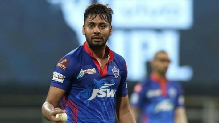 T20 World Cup Team India net bowler Avesh Khan returns home from Dubai kvn T20 World Cup Team India net bowler Avesh Khan returns home from Dubai kvn