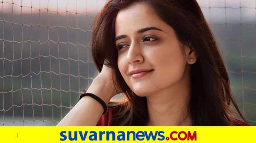 ಆಶಿಕಾ ರಂಗನಾಥ್ ಕೆಂಪು ತುಟಿಗಳ ರಹಸ್ಯ ಪಟಾಕಿ ಪೋರಿಯ ಆನ್‌ಲೈನ್ ಮಾತುಕತೆ