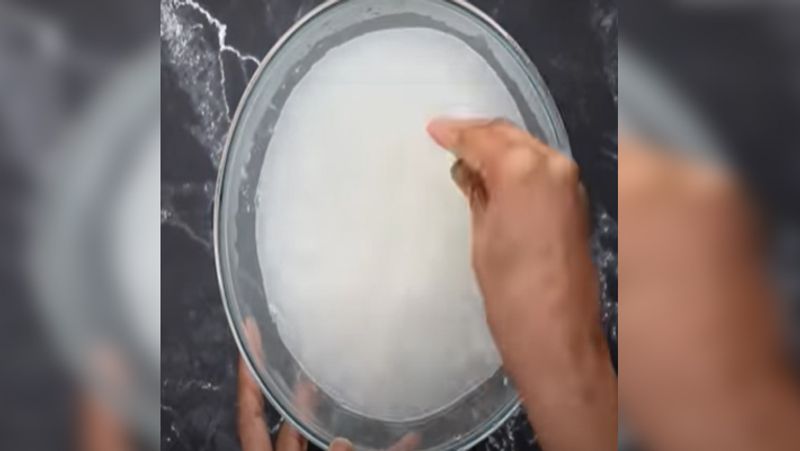 स्टेप-1
सेरेलक बनाने के लिए सबसे पहले आप ऊपर दी सारी साम्रगी रातभर पानी में भिगो दीजिए। इसके बाद अगले दिन इसे करीब 4-6 बार साफ पानी से धो लीजिए।
