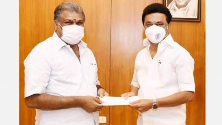 Vasan who protested against DMK and provoked Stalin, complained that he had deceived the people into believing him. Vasan who protested against DMK and provoked Stalin, complained that he had deceived the people into believing him.