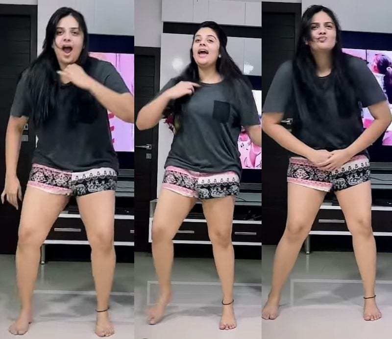 ఇటీవలే ఓ బిసినెస్ కూడా శ్రీముఖి స్టార్ట్ చేశారు. అలా యాంకర్ గా, నటిగా, యూట్యూబర్ గా, బిజినెస్ వుమన్ గా పలు రంగాలలో రాణిస్తున్నారు.