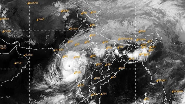 Cyclone Tauktae updates landfall at Saurashtra coast-VPN Cyclone Tauktae updates landfall at Saurashtra coast-VPN
