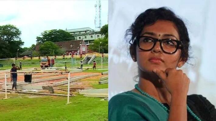 parvathy disapproves to swearing in ceremony of kerala government to be attended by 500 persons parvathy disapproves to swearing in ceremony of kerala government to be attended by 500 persons