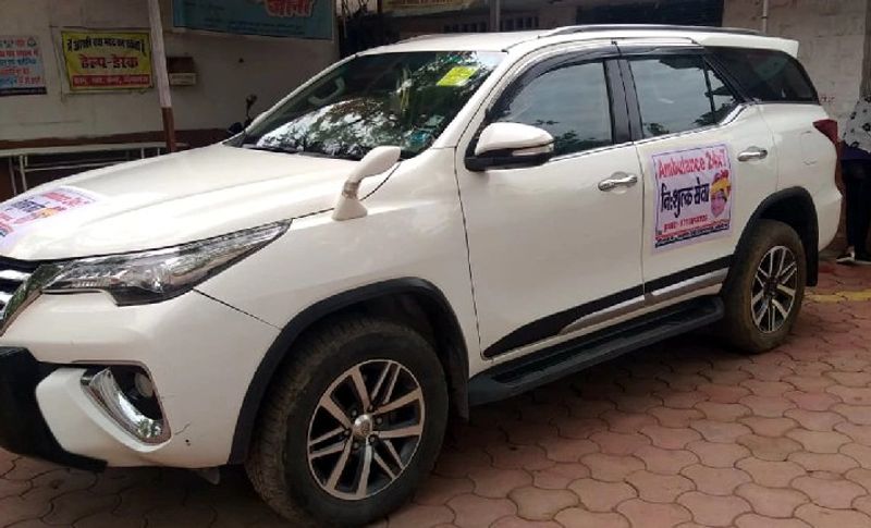 बता दें कि कांग्रेस विधायक लक्ष्मण सिंह राज्यसभा सांसद और कांग्रेस के वरिष्ठ नेता दिग्विजय सिंह के छोटे भाई हैं। लक्ष्मण सिंह भी अपने भाई की तरह सोशल मीडिया पर अक्सर एक्टिव रहते हैं और देश में चल रहे मुद्दों पर राय रखते हैं।
