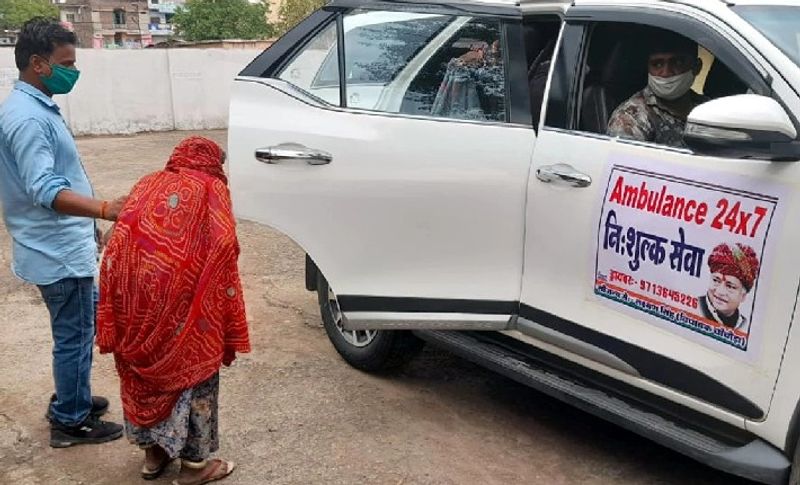 दरअसल, निराशा जनक महौल में ग्रामीणों के दिल में उम्मीद की किरण जगाने वाले यह विधायक एमपी के गुना जिले से विधायक लक्ष्मण सिंह हैं। जिन्होंने अपने क्षेत्र में एंबुलेंस की कमी को देखते हुए मंगलवार को अपनी फॉरचूनर कार को मरीजों के लिए सौंप दी। जिसका उपयोग अब एंबुलेंस की तरह इस्तेमाल किया जाएगा।