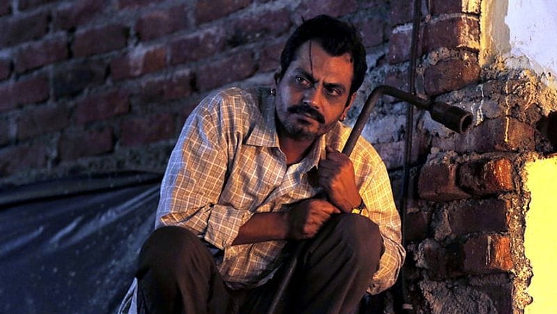 नवाज का करियर 1999 में फिल्म सरफरोश से शुरू हुआ था। इस शुरुआत के बारे में किसी को खबर तक नहीं हुई। 2012 तक नवाज ने कई छोटी-बड़ी फिल्मों में रोल किए, मगर उन्हें कोई खास पहचान नहीं मिली। फिल्म की कास्टिंग से बाहर उनके नाम का कोई शोर नहीं था। फिर अनुराग कश्यप ने उन्हें फैजल बनाकर गैंग्स ऑफ वासेपुर में पेश किया और नवाज का सितारा चमक गया।