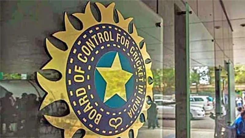 bcci decide to request icc to take a final call of hosting country of t20 world cup