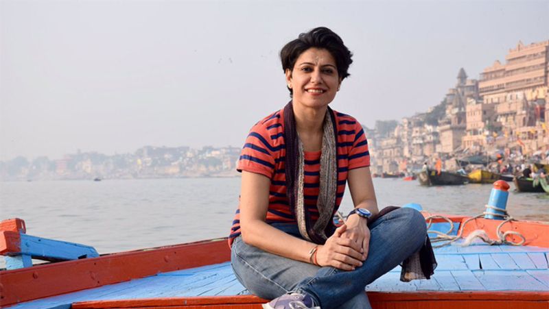 ऐसा रहा अंजुम का क्रिकेट करियर
भारत के लिए ओपनिंग करने वाली अंजुम चोपड़ा ने 12 टेस्ट, 127 वनडे और 18 टी20 इंटरनेशनल मैच खेले हैं। जिसमें टेस्ट में उनके नाम 548 रन, वनडे में 2856 और टी20 241 रन हैं। अपने करियर में उन्होंने वनडे में एक सेंचुरी और 18 हाफ सेंचुरी लगाई है।