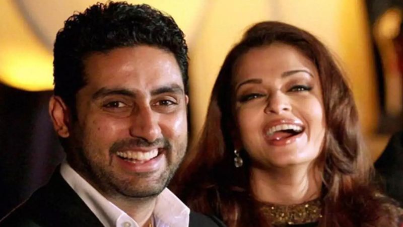 एक इंटरव्यू में अभिषेक ने बताया था कि टोरंटो में जनवरी 2007 में हुए फिल्म 'गुरु' के प्रीमियर के बाद, होटल की बालकनी में उन्होंने ऐश्वर्या को प्रपोज किया था। बकौल अभिषेक- मैं ऐश को प्रपोज करते वक्त काफी नर्वस था, लेकिन हिम्मत करके मैंने उन्हें दिल की बात बता दी और ऐश ने हां करने में एक सेकंड का भी समय नहीं लिया।