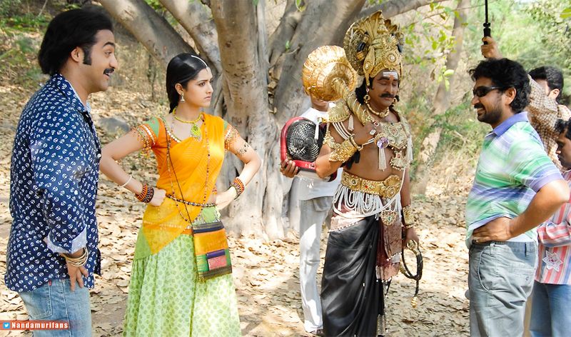 అదే సమయంలో ఇండస్ట్రీలో ఎన్టీఆర్ ఫ్రెండ్స్ ఎవరు, ఆయన ఏ హీరోతో క్లోజ్గా ఉంటారనేది ఇప్పుడు ఆసక్తికరంగా మారింది. నిజానికి ఎన్టీఆర్కి టాలీవుడ్లో శత్రువులెవరూ లేరు. ఆయన చాలా వరకు అజాతశత్రువుగానే ఉంటారు. అందరితోనూ స్నేహంగానే ఉంటారు.