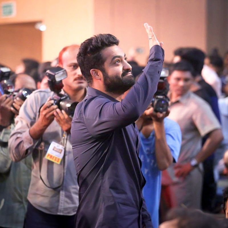 ఎన్టీఆర్ అంటే ఇండస్ట్రీలో ఓ గౌరవం ఉంటుంది. హుందాతనంతో ఉంటారు ఎన్టీఆర్. వ్యక్తిగతంగా చాలా ఎనర్జిటిక్గా ఉంటారు.