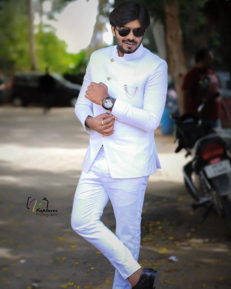 కాగా సుధీర్ పెళ్లిపై ఆయన కుటుంబ సభ్యులు క్లారిటీ ఇచ్చారని సమాచారం అందుతుంది. దాని ప్రకారం సుధీర్ మరో రెండేళ్ల వరకు పెళ్లి చేసుకోకూడని నిర్ణయించుకున్నారట.