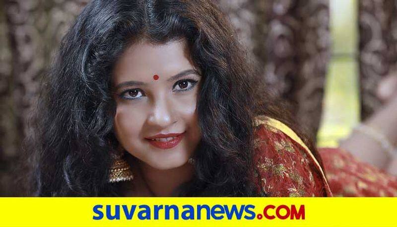 Actress Shubha Poonja in 20kg Lambani outfit for next film Ambuja vcs