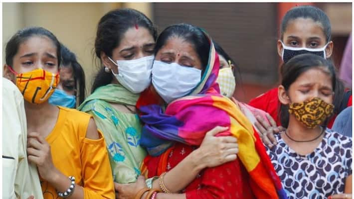 Centre has told the Supreme Court that Rs 4 lakh compensation cannot be paid to all those who died due to Covid-19 as it would exhaust the disaster relief funds Centre has told the Supreme Court that Rs 4 lakh compensation cannot be paid to all those who died due to Covid-19 as it would exhaust the disaster relief funds