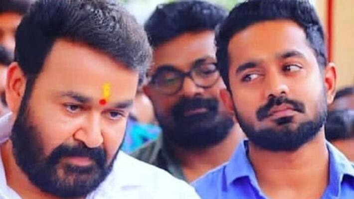 Asif Ali share Mohanlal photo Asif Ali share Mohanlal photo