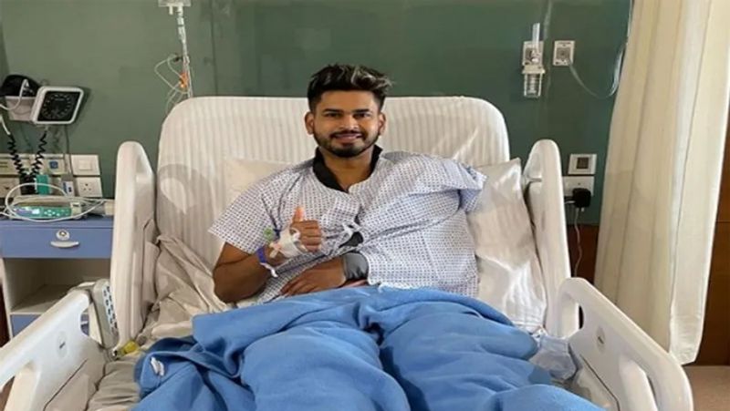 ఇంగ్లాండ్తో వన్డే సిరీస్ సమయంలో గాయపడి ఐపీఎల్ 2021 పార్ట్ 1 సీజన్కి దూరమైన శ్రేయాస్ అయ్యర్కోలుకోవడానికి ఇంకా సమయం పడుతుందని తేల్చేశారు వైద్యులు. దీంతో అతన్ని కూడా పక్కనబెట్టేశారు సెలక్టర్లు.