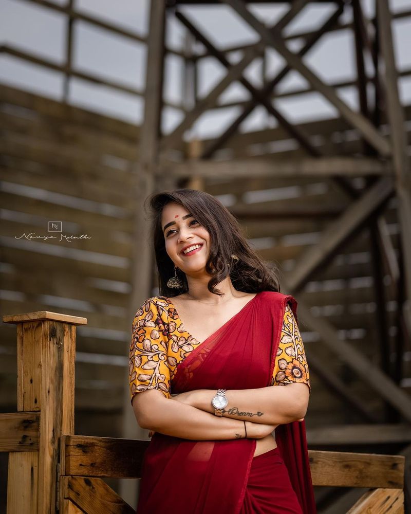 ఈ క్రమంలోనే వీరిద్దరు ఘాటు ప్రేమలో మునిగి తేలుతున్నారు. అయితే ఇప్పుడు వీరిద్దరు విడిపోతున్నారా? దీప్తి ఏడుపులో అర్థమేంటి? అనేది సోషల్ మీడియాలో వైరల్గా మారింది.