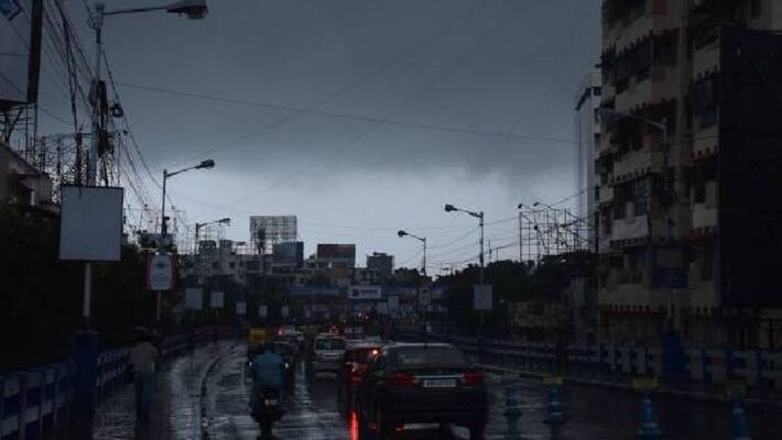 Heavy Rain fall forecast in Kolkata and North Bengal due to the deep depression on 22 September RTB Heavy Rain fall forecast in Kolkata and North Bengal due to the deep depression on 22 September RTB